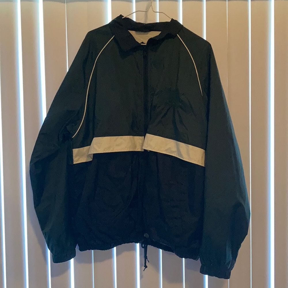 Large vintage farmers insurance windbreaker